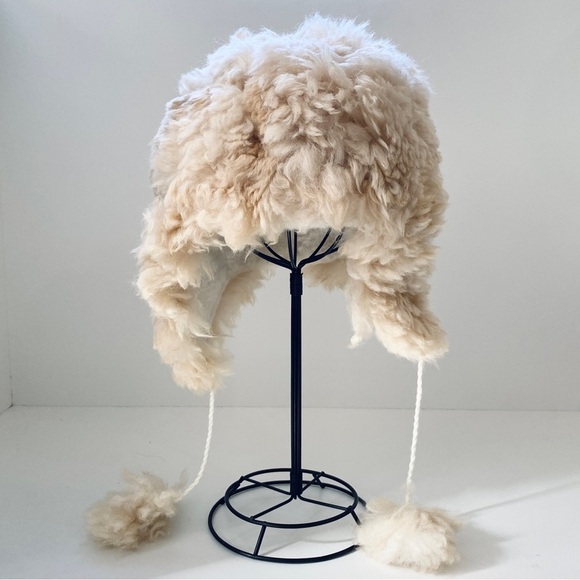 NEW 100% Alpaca cream trapper hat - Picture 1 of 8